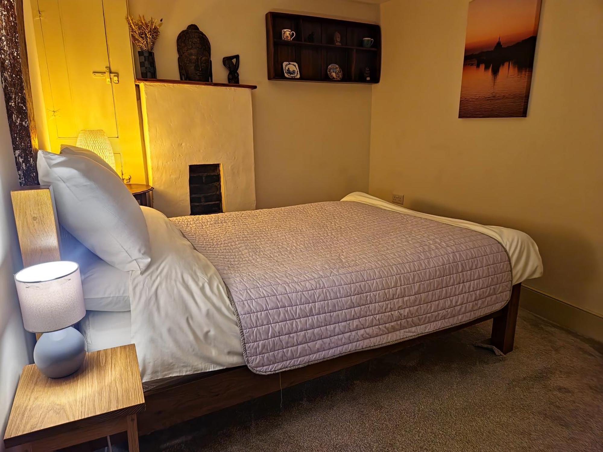 Central Gloucester Self-Catering Flat - A Hidden Gem Eksteriør billede