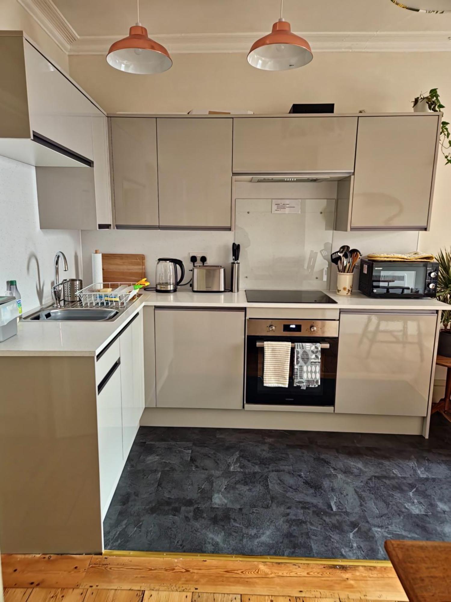 Central Gloucester Self-Catering Flat - A Hidden Gem Eksteriør billede